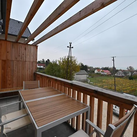 Domaine Edegger - Organic Winery Badacsony Aparthotel 3*