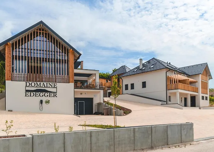 Domaine Edegger - Organic Winery Badacsony בדקסוניטומאי